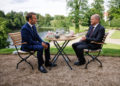 Vertice tra il presidente francese Emmanuel Macron e il cancelliere tedesco Olaf Scholz nei giardini del castello di Meseberg, Gransee, Germania, 28 maggio 2024