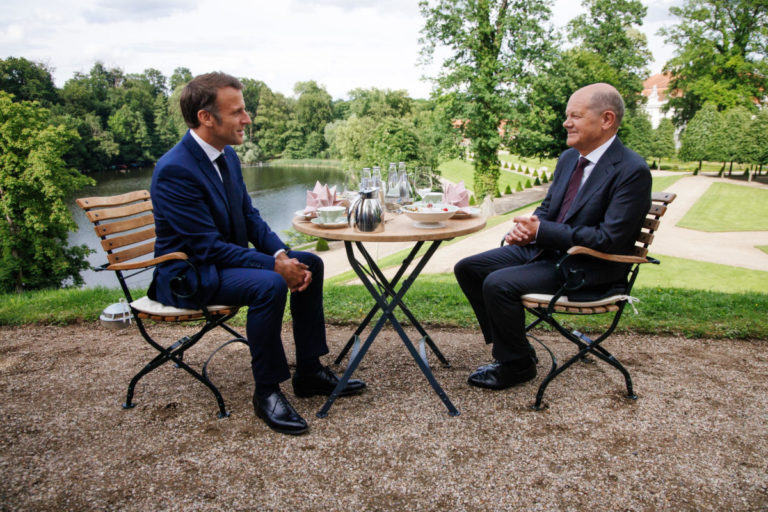 Il bagno di realtà che aspetta Scholz e Macron. E i loro adoratori