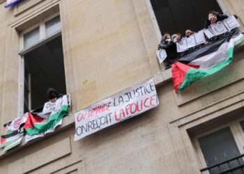 Studenti pro Palestina in Francia occupano Sciences Po
