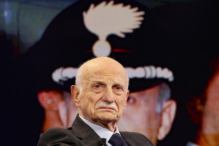 Fine gogna mai. Indagato il generale Mori
