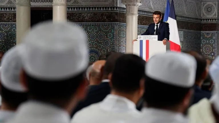 Allarme in Francia: islamisti infiltrati nelle liste elettorali alle prossime elezioni