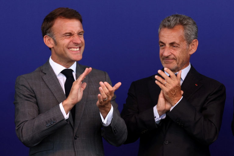 «Ipotesi governo à la Monti per la Francia». Incluse risatine di Scholz e Meloni?