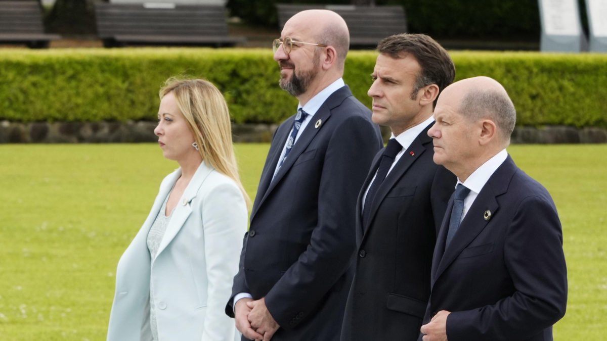 Da sinistra, Giorgia Meloni, Charles Michel, Emmanuel Macron e Olaf Scholz, al G7 di Hiroshima, Giappone, 19 maggio 2023