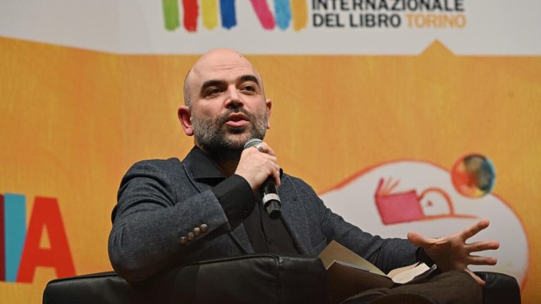 Che pena il “ferragnismo indignato” di Roberto Saviano