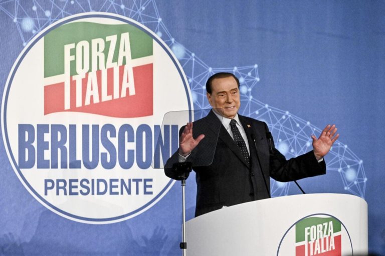 È troppo poco dedicare l’aeroporto di Malpensa a Berlusconi