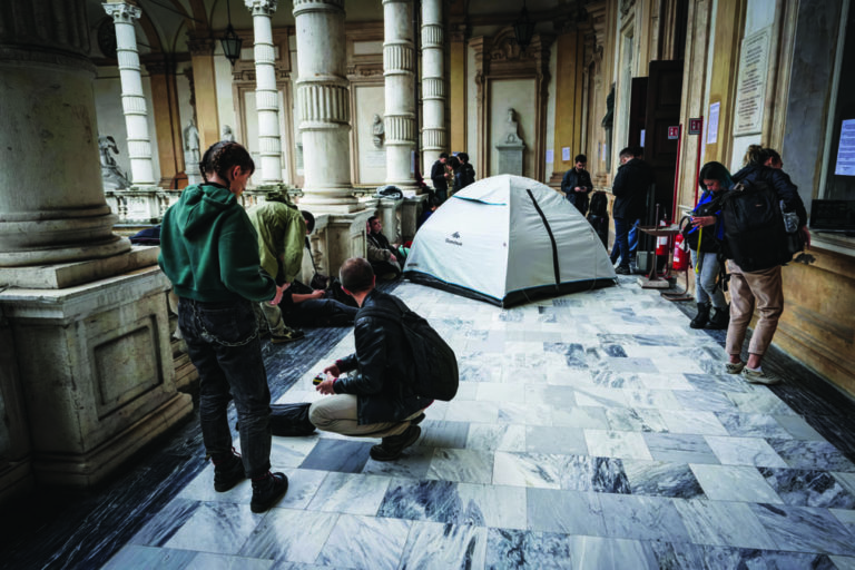 Acampada fuori corso