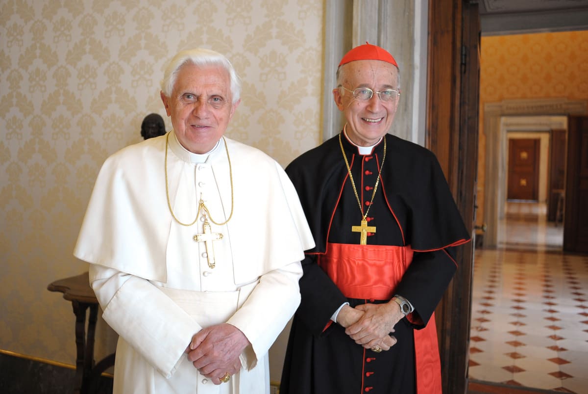 Papa Benedetto XVI con il cardinale Camillo Ruini, 3 maggio 2008 (foto Ansa)