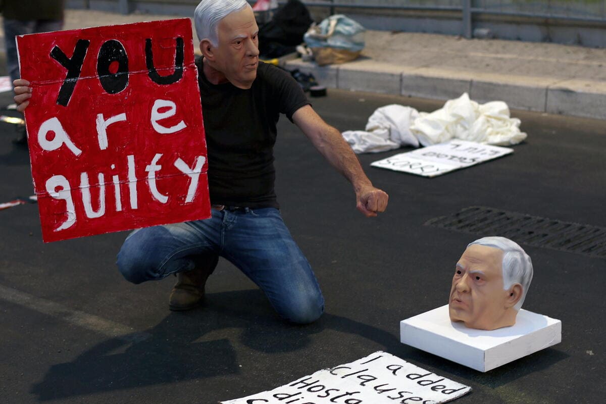 Dimostrazione contro il premier israeliano Benjamin Netanyahu, Tel Aviv, Israele, 31 agosto 2024 (Ansa)
