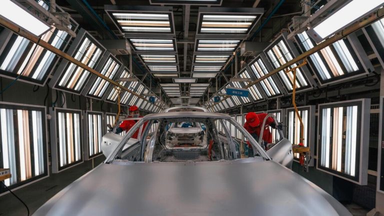Crisi dell’auto. «Se non si fanno investimenti, ben vengano i cinesi»