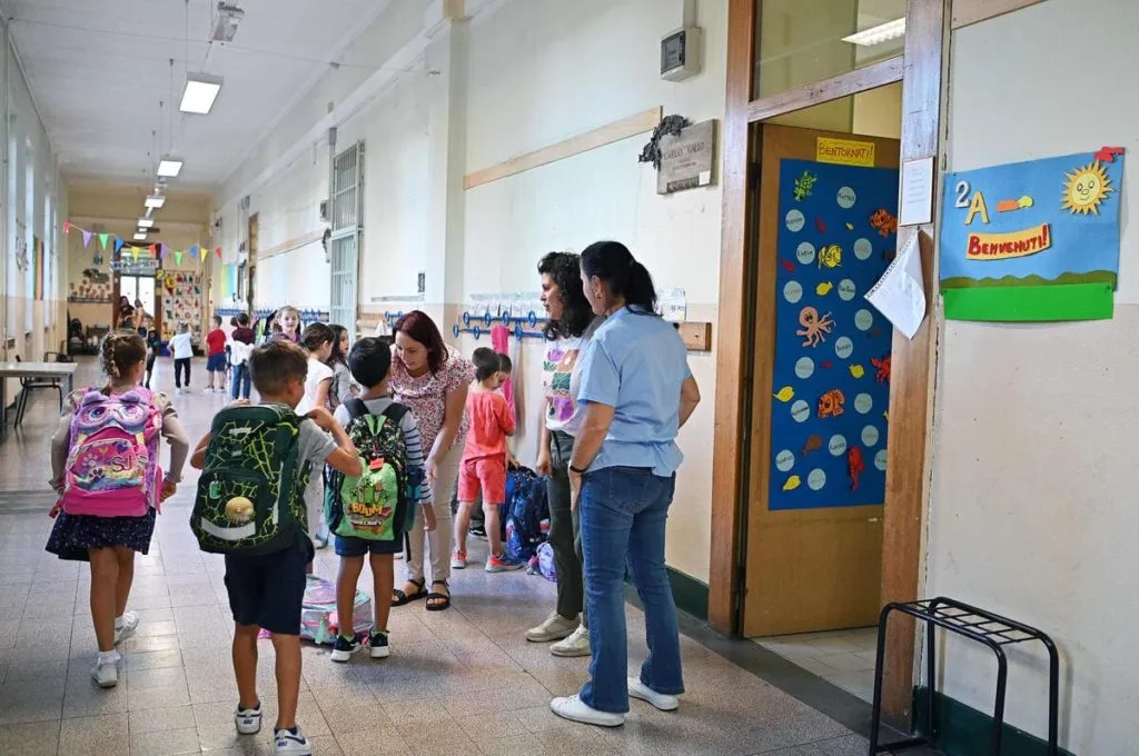 Primo giorno di scuola, Torino, 11 settembre 2024 (Ansa)
