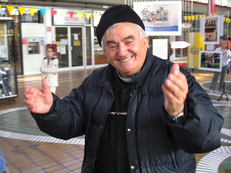 Sulla strada di don Oreste Benzi, il pazzo di Dio