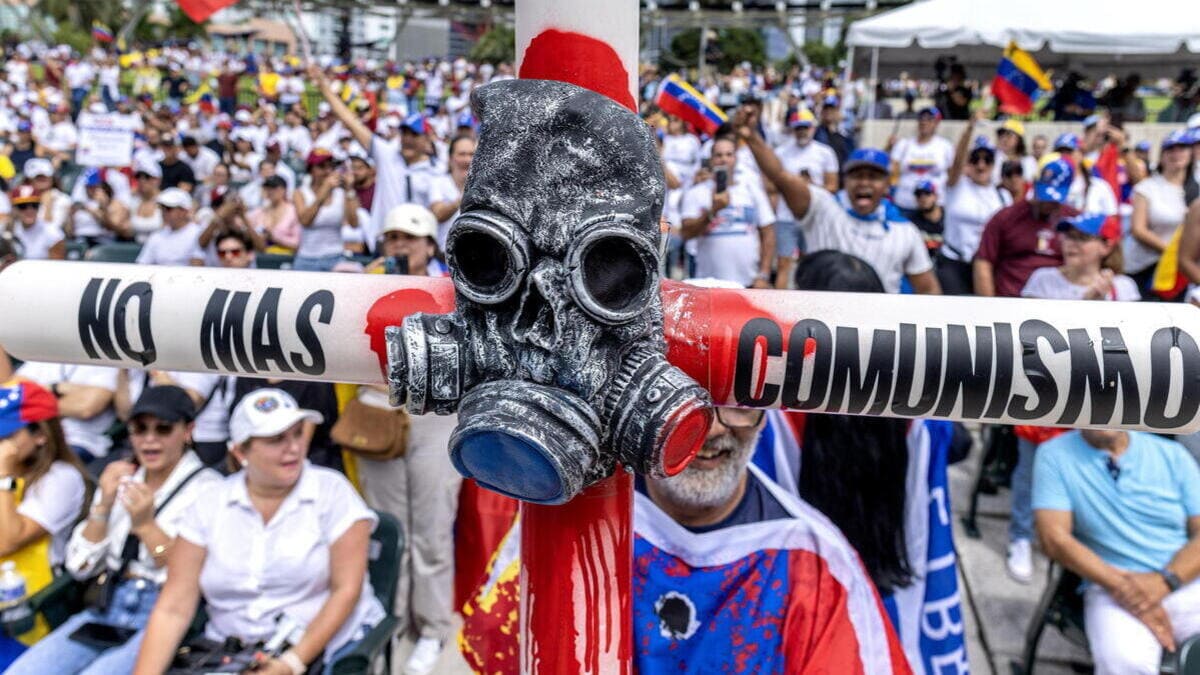 Protesta a Miami, Florida, contro i brogli di Maduro (foto Ansa)