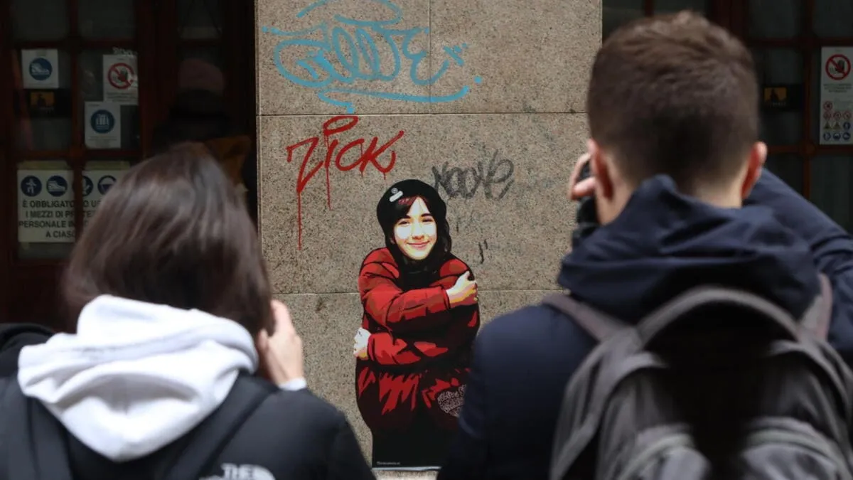 Il murale dedicato a Giulia Cecchettin realizzato a Milano dell'artista Fabio Ingrassia (foto Ansa)
