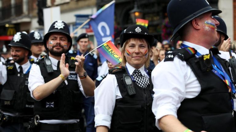 Psicopolizia inglese in tilt, ora indaga anche gli “odiatori” di 9 anni