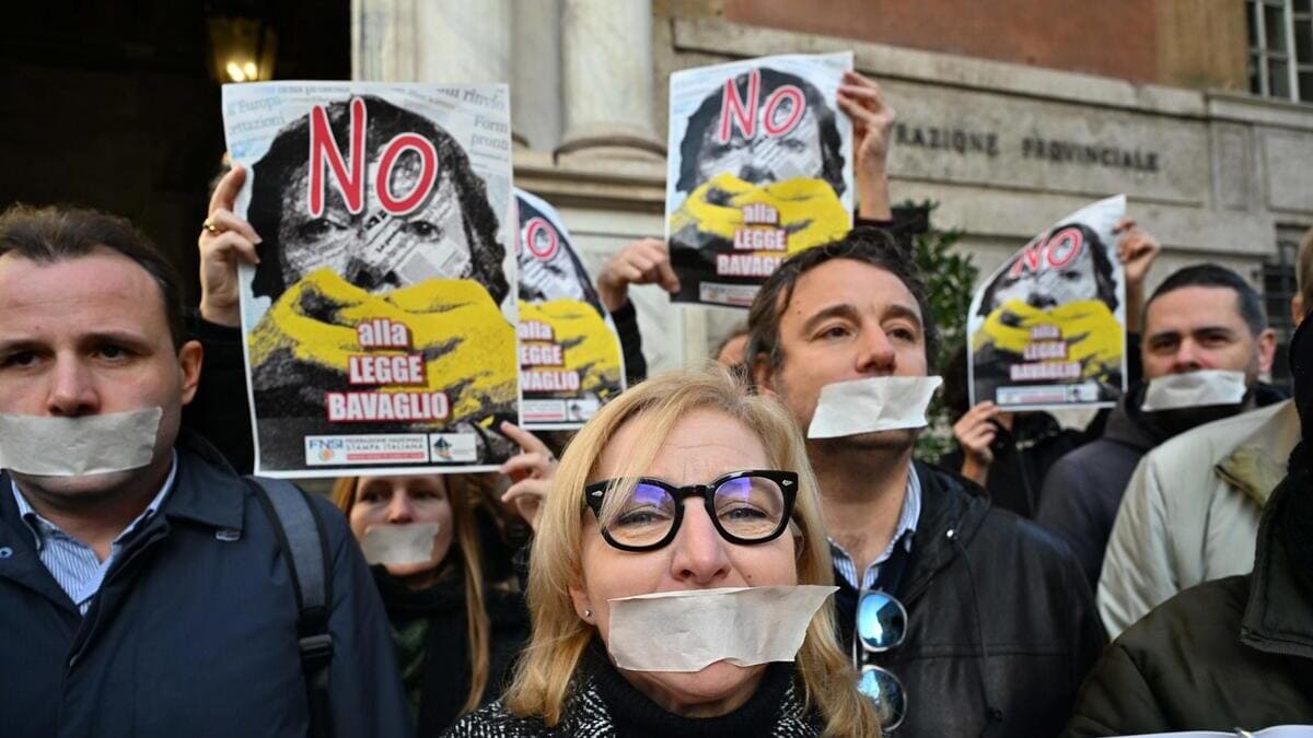 Manifestazione dalla Fnsi contro la cosiddetta legge bavaglio, Genova, 29 gennaio 2024 (foto Ansa)
