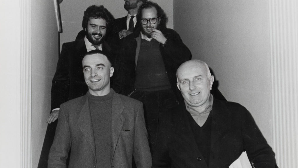 Da sinistra, in primo piano: Franco Branciaroli con Giovanni Testori. Alle loro spalle, Emanuele Banterle e Riccardo Bonacina (Foto Valerio Soffientini)