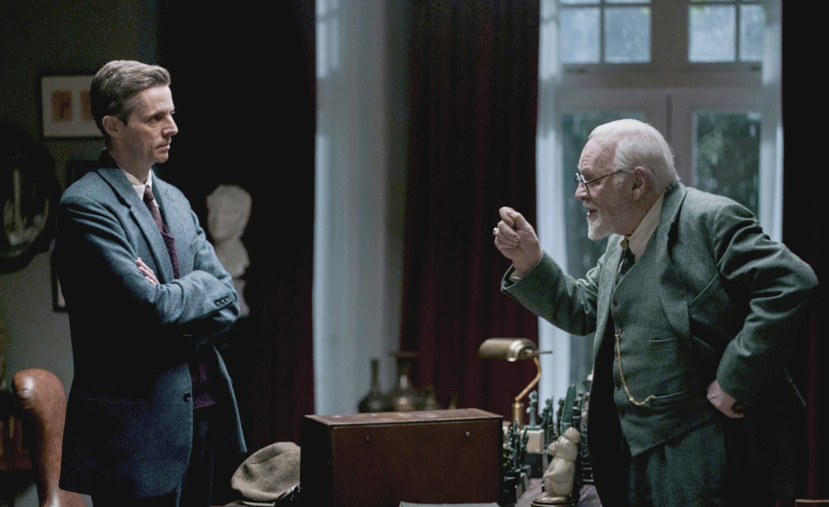 Fotogramma del film “Freud - L’ultima analisi” di Matt Brown con Anthony Hopkins