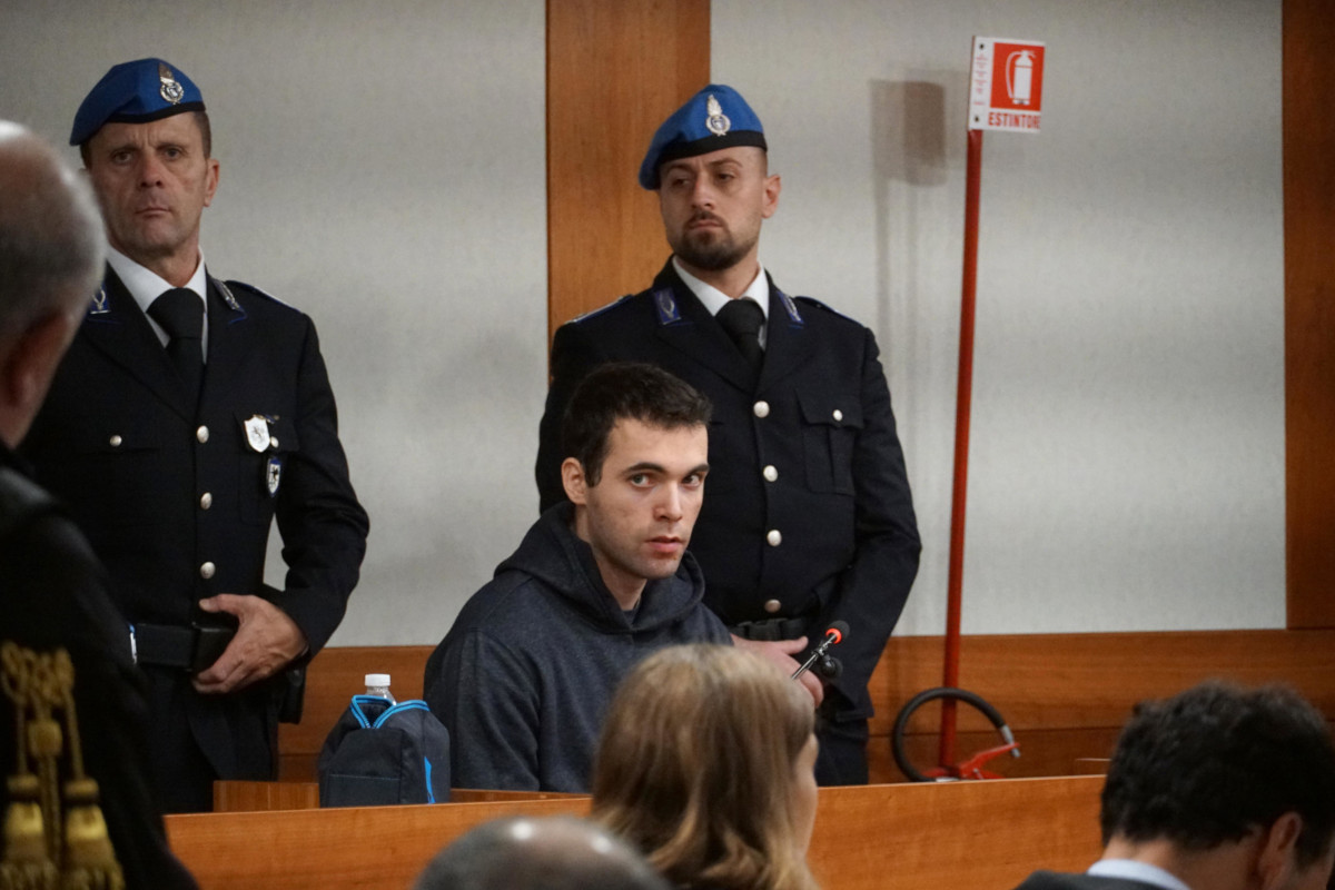 Filippo Turetta in un’aula del tribunale di Venezia dove il 3 dicembre è stato condannato all’ergastolo per l’assassinio dell’ex fidanzata Giulia Cecchettin (foto Ansa)