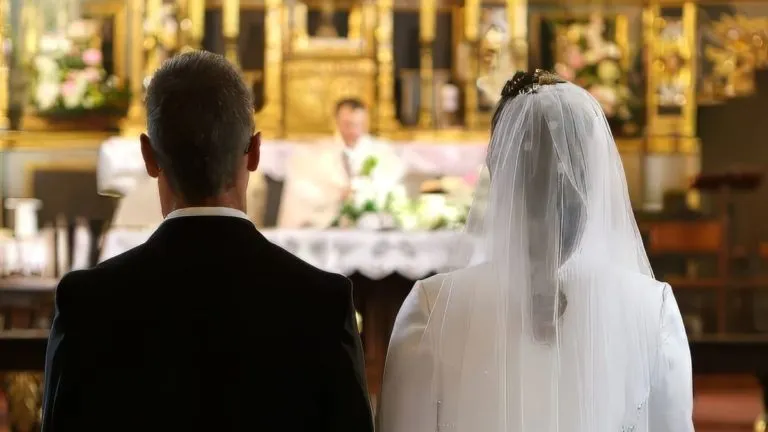 Le conseguenze ignorate della “liberazione” da matrimonio e famiglia