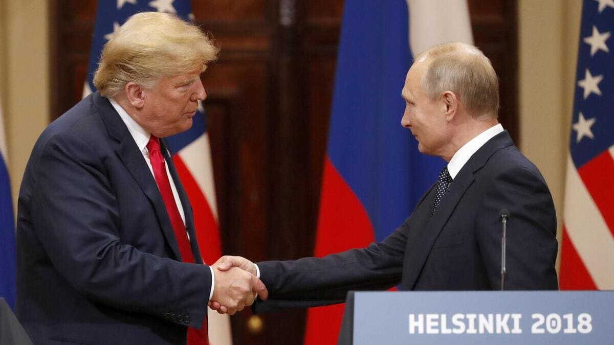Donald Trump e Vladimir Putin nel corso del vertice russo-statunitense di Helsinki, 16 luglio 2018 (foto Ansa)