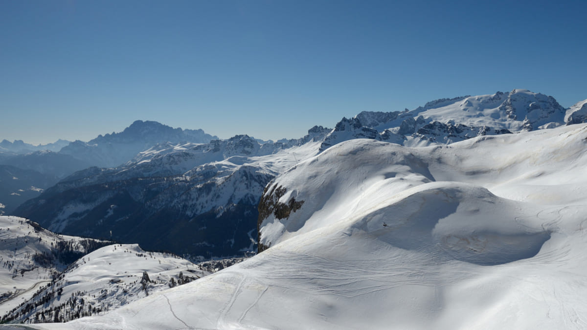 Una veduta del gruppo montuoso dolomitico del Sella