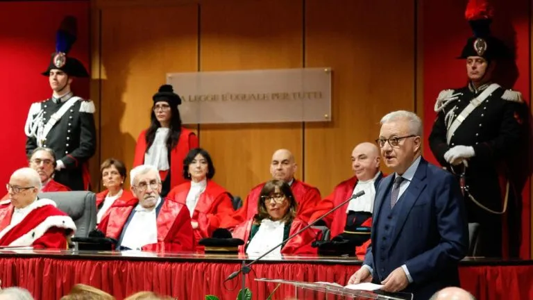 C’è un solo metodo per porre fine alla guerra tra toghe e politica