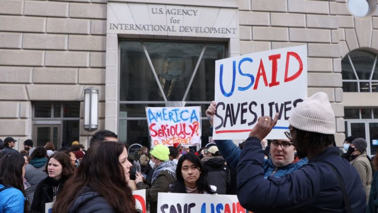 Cosa succede davvero a Usaid (e perché Trump vuole stravolgerlo)