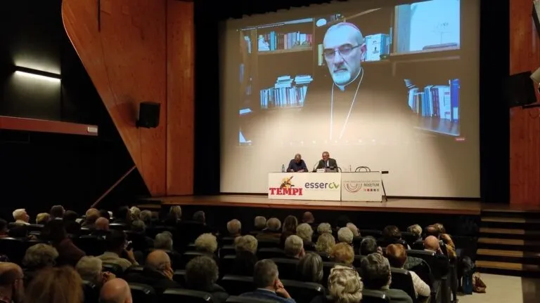 Solo una presenza non glabra e ottusa permette di Esserci