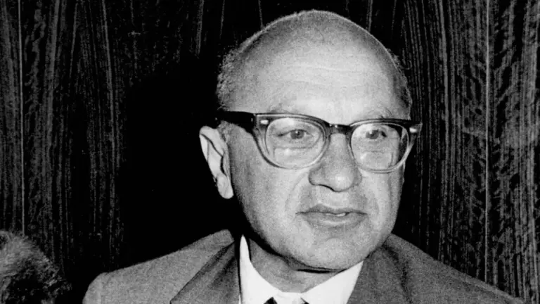 “Non esistono pasti gratis”. La grande lezione di Milton Friedman