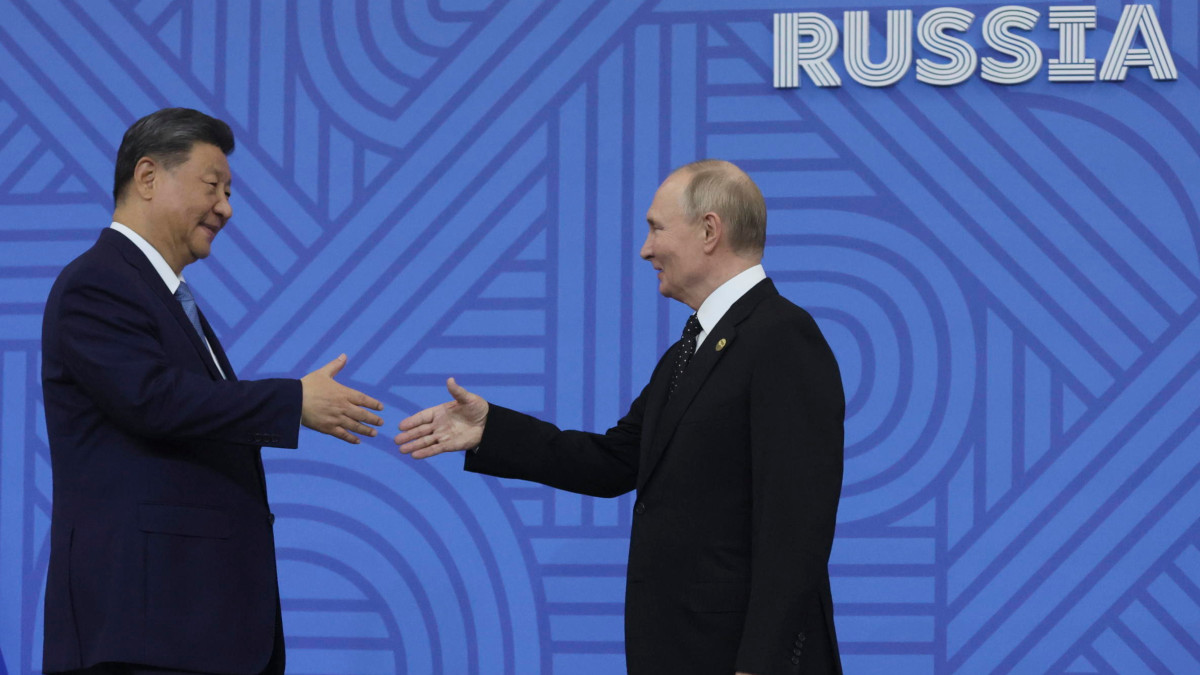 I presidenti di Cina e Russia Xi Jinping e Vladimir Putin (foto Ansa)