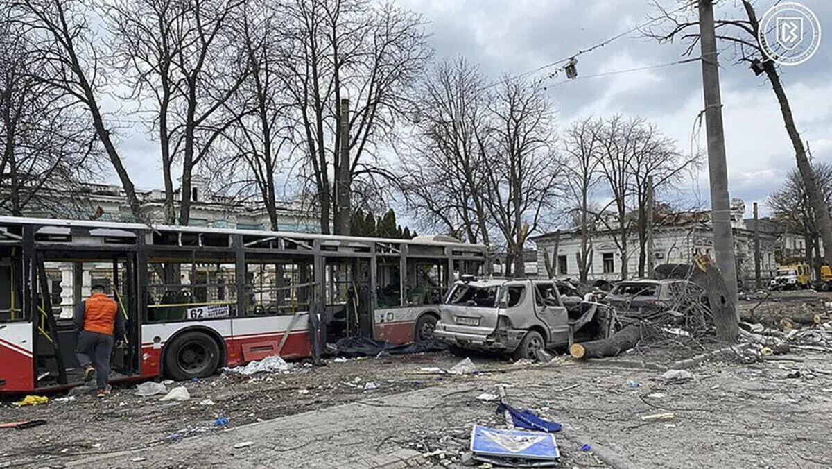 Le devastanti conseguenze dell'attentato missilistico della Russia a Sumy, in Ucraina