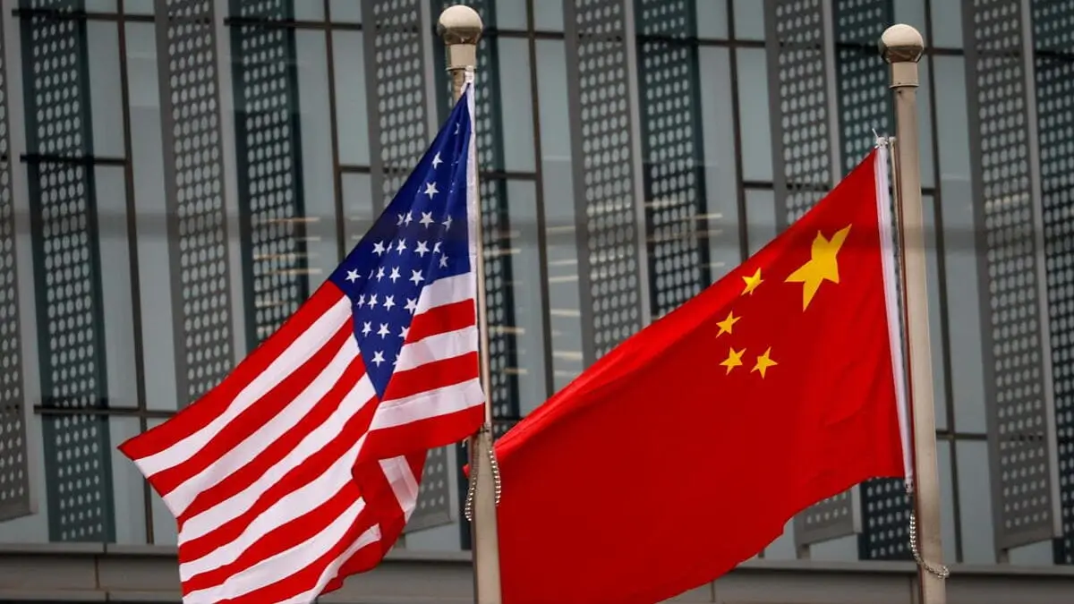 Le bandiere di Stati Uniti e Cina