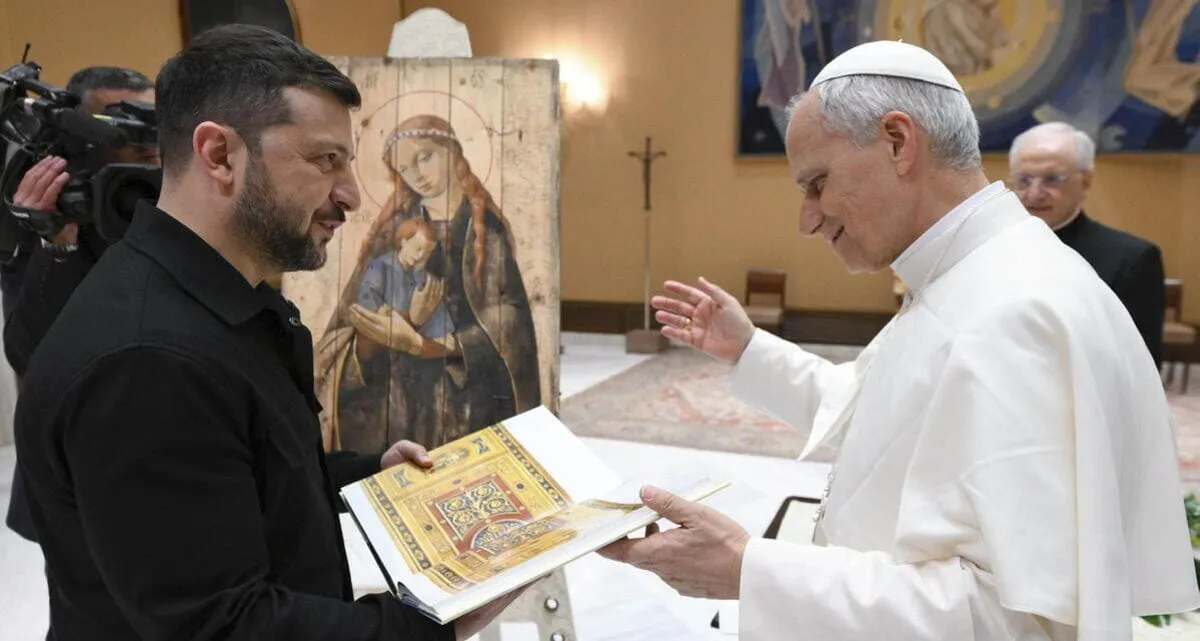 Papa Leone XIV incontra in Vaticano il presidente dell'Ucraina, Volodymyr Zelensky