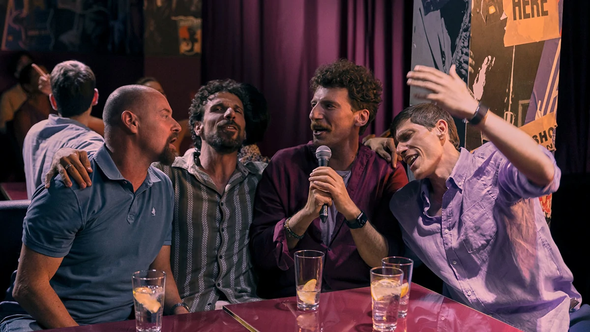 I protagonisti della nuova serie Netflix “Maschi veri”