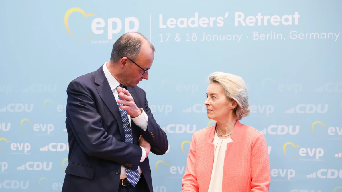 Il neo-eletto cancelliere tedesco Friedrich Merz con la presidente della Commissione europea Ursula von der Leyen (foto Ansa)