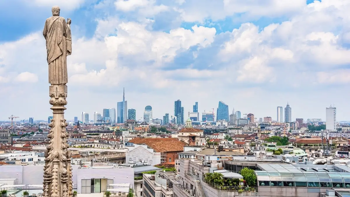 La vista di Milano dalle guglie del Duomo