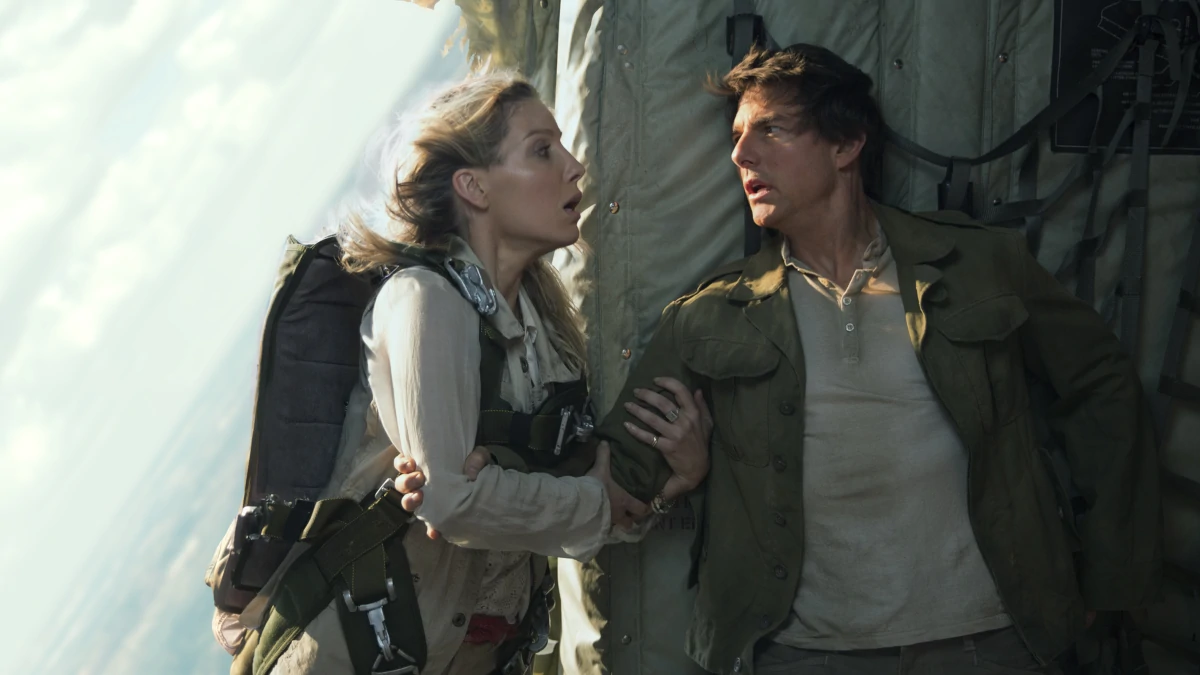 Fotogramma del film “La mummia” con Tom Cruise