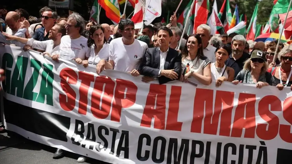 Manifestazione pro Gaza, Roma, 7 giugno 2025 (Foto Ansa)
