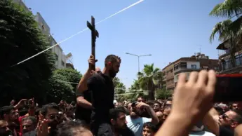 «Il mitra di noi cristiani in Siria è la preghiera»