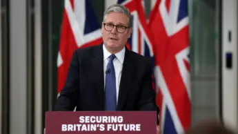 Scandalo grooming gangs, il rapporto che costringe Starmer a salire sul “carro dell’estrema destra”