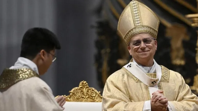 «Nessuno è cristiano da solo». La Pentecoste di Leone XIV con i movimenti
