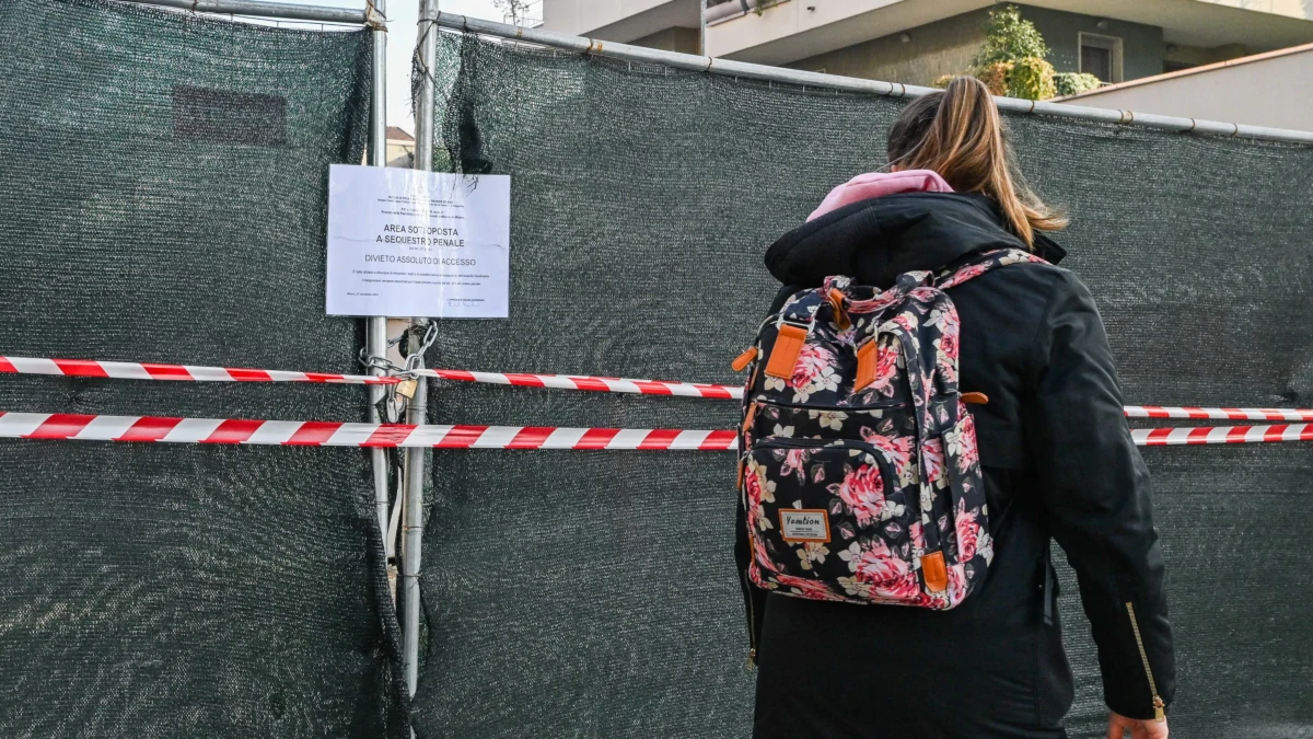 Uno dei cantieri posto sotto sequestro dalla magistratura nell’ambito delle inchieste sull’urbanistica a Milano (foto Ansa)