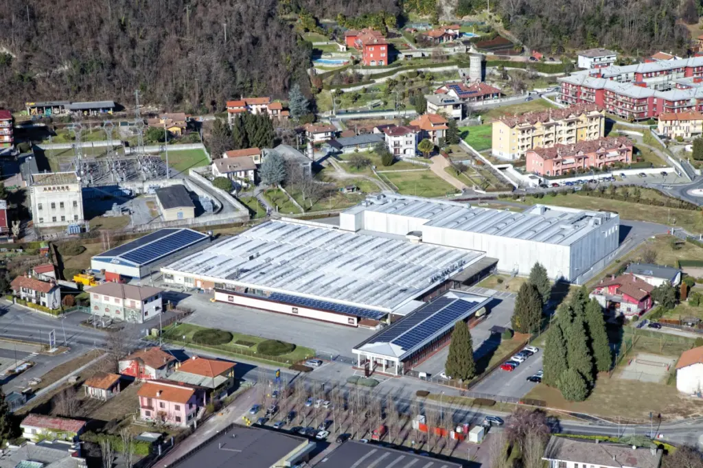 Veduta aerea dello stabilimento di Laica ad Arona