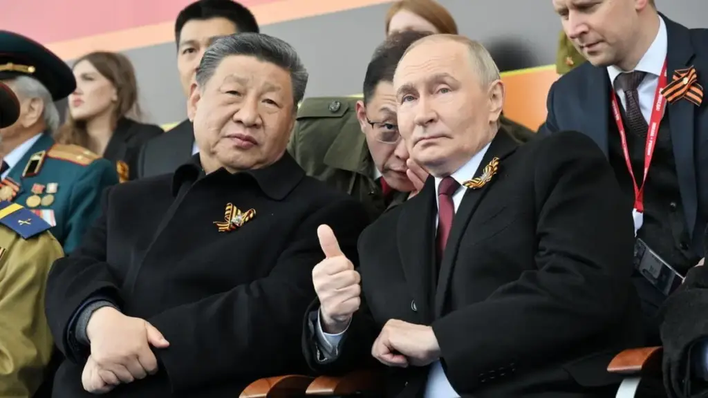 Vladimir Putin e Xi Jinping alla parata militare del 9 maggio a Mosca per celebrare la Festa della vittoria, che commemora la vittoria dell'Urss sulla Germania nazista