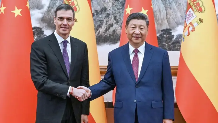 Sánchez appalta la sicurezza spagnola alla Cina per risparmiare