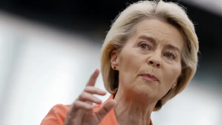 La presidente della Commissione europea Ursula von der Leyen (foto Ansa)
