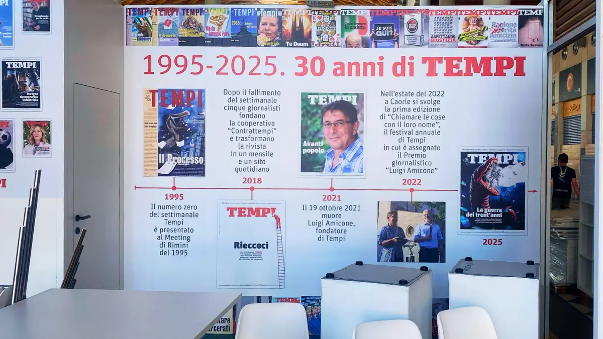 Lo stand di Tempi “under construction” in Fiera al Meeting di Rimini (Hall Sud)