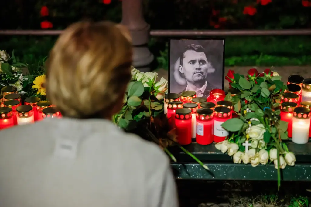 Una veglia in memoria di Charlie Kirk a Berlino