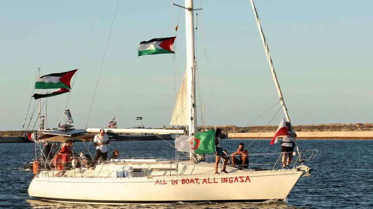 Una delle imbarcazioni della Sumud Global Flotilla in partenza verso Gaza