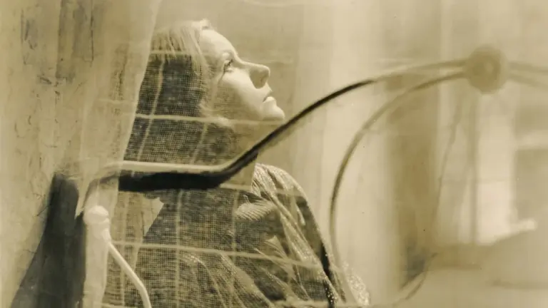 Greta Garbo in “Il velo dipinto”, film di Richard Boleslavsky del 1934